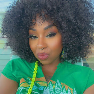 Meet your Posher, Monique